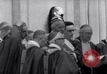 Standbild Papst Paul VI Offiziell erhebt den neuen Kardinälen in der Sixtinischen Kapelle Rom Italien, 1967, aus Sekunde 53 historischem Filmmaterial Videoclip 65675035695