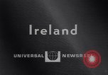 Immagine di Jacqueline Kennedy chat con Presidente irlandese e la sigra De Valera Dublino Irlanda, 1967, secondo 1 filmato di repertorio 65675035697