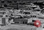 Standbild Israelische Soldaten besetzen palästinensischen Stadt in 1948 Israel, 1948, aus Sekunde 8 historischem Filmmaterial Videoclip 65675035701