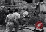 Standbild Israelische Soldaten besetzen palästinensischen Stadt in 1948 Israel, 1948, aus Sekunde 19 historischem Filmmaterial Videoclip 65675035701