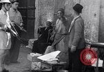 Standbild Israelische Soldaten besetzen palästinensischen Stadt in 1948 Israel, 1948, aus Sekunde 25 historischem Filmmaterial Videoclip 65675035701