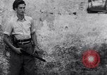 Standbild Israelische Soldaten besetzen palästinensischen Stadt in 1948 Israel, 1948, aus Sekunde 39 historischem Filmmaterial Videoclip 65675035701