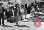 Standbild Israelische Soldaten besetzen palästinensischen Stadt in 1948 Israel, 1948, aus Sekunde 45 historischem Filmmaterial Videoclip 65675035701
