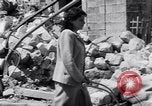 Standbild Israelische Soldaten besetzen palästinensischen Stadt in 1948 Israel, 1948, aus Sekunde 49 historischem Filmmaterial Videoclip 65675035701