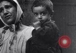 Standbild Israelische Soldaten besetzen palästinensischen Stadt in 1948 Israel, 1948, aus Sekunde 53 historischem Filmmaterial Videoclip 65675035701