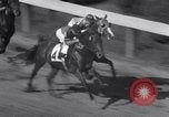 Standbild Preakness Stakes gewonnen durch Zitat mit Jockey Arcaro bis Baltimore Maryland USA, 1948, aus Sekunde 28 historischem Filmmaterial Videoclip 65675035703