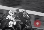 Standbild Preakness Stakes gewonnen durch Zitat mit Jockey Arcaro bis Baltimore Maryland USA, 1948, aus Sekunde 30 historischem Filmmaterial Videoclip 65675035703