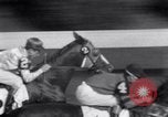 Standbild Preakness Stakes gewonnen durch Zitat mit Jockey Arcaro bis Baltimore Maryland USA, 1948, aus Sekunde 33 historischem Filmmaterial Videoclip 65675035703