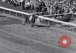 Standbild Preakness Stakes gewonnen durch Zitat mit Jockey Arcaro bis Baltimore Maryland USA, 1948, aus Sekunde 56 historischem Filmmaterial Videoclip 65675035703