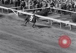 Standbild Preakness Stakes gewonnen durch Zitat mit Jockey Arcaro bis Baltimore Maryland USA, 1948, aus Sekunde 57 historischem Filmmaterial Videoclip 65675035703