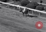 Standbild Preakness Stakes gewonnen durch Zitat mit Jockey Arcaro bis Baltimore Maryland USA, 1948, aus Sekunde 59 historischem Filmmaterial Videoclip 65675035703