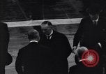 Standbild Neville Chamberlain behebt Tschechoslowakischen problem London England Vereinigtes Königreich, 1938, aus Sekunde 12 historischem Filmmaterial Videoclip 65675035704