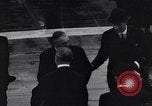 Standbild Neville Chamberlain behebt Tschechoslowakischen problem London England Vereinigtes Königreich, 1938, aus Sekunde 13 historischem Filmmaterial Videoclip 65675035704