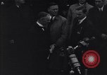 Standbild Neville Chamberlain behebt Tschechoslowakischen problem London England Vereinigtes Königreich, 1938, aus Sekunde 14 historischem Filmmaterial Videoclip 65675035704