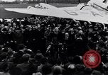 Standbild Neville Chamberlain behebt Tschechoslowakischen problem London England Vereinigtes Königreich, 1938, aus Sekunde 28 historischem Filmmaterial Videoclip 65675035704