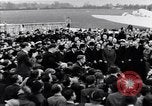Standbild Neville Chamberlain behebt Tschechoslowakischen problem London England Vereinigtes Königreich, 1938, aus Sekunde 31 historischem Filmmaterial Videoclip 65675035704