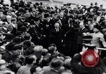 Standbild Neville Chamberlain behebt Tschechoslowakischen problem London England Vereinigtes Königreich, 1938, aus Sekunde 37 historischem Filmmaterial Videoclip 65675035704
