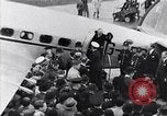 Standbild Neville Chamberlain Abfahrt für München London England Vereinigtes Königreich, 1938, aus Sekunde 3 historischem Filmmaterial Videoclip 65675035705