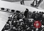 Standbild Neville Chamberlain Abfahrt für München London England Vereinigtes Königreich, 1938, aus Sekunde 8 historischem Filmmaterial Videoclip 65675035705