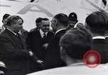 Standbild Neville Chamberlain Abfahrt für München London England Vereinigtes Königreich, 1938, aus Sekunde 12 historischem Filmmaterial Videoclip 65675035705