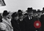 Standbild Neville Chamberlain Abfahrt für München London England Vereinigtes Königreich, 1938, aus Sekunde 42 historischem Filmmaterial Videoclip 65675035705
