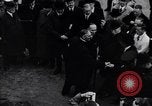 Standbild Neville Chamberlain Abfahrt für München London England Vereinigtes Königreich, 1938, aus Sekunde 48 historischem Filmmaterial Videoclip 65675035705