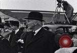 Standbild Neville Chamberlain Abfahrt für München London England Vereinigtes Königreich, 1938, aus Sekunde 60 historischem Filmmaterial Videoclip 65675035705