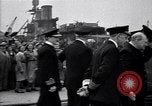 Standbild Winston und Lady Churchill besuchen bombardiert Bereich in Plymouth England Plymouth England, 1942, aus Sekunde 26 historischem Filmmaterial Videoclip 65675035709