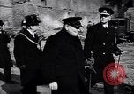Image Winston Churchill zone bombardée de Grande-Bretagne de visite Royaume-Uni, 1942, de la seconde 4 séquences d'archives historiques vidéo 65675035710