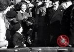 Image Winston Churchill zone bombardée de Grande-Bretagne de visite Royaume-Uni, 1942, de la seconde 15 séquences d'archives historiques vidéo 65675035710