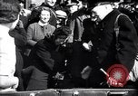 Image Winston Churchill zone bombardée de Grande-Bretagne de visite Royaume-Uni, 1942, de la seconde 16 séquences d'archives historiques vidéo 65675035710
