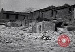 Image Winston Churchill zone bombardée de Grande-Bretagne de visite Royaume-Uni, 1942, de la seconde 23 séquences d'archives historiques vidéo 65675035710