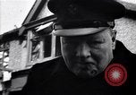 Image Winston Churchill zone bombardée de Grande-Bretagne de visite Royaume-Uni, 1942, de la seconde 29 séquences d'archives historiques vidéo 65675035710