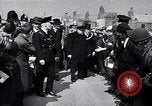 Image Winston Churchill zone bombardée de Grande-Bretagne de visite Royaume-Uni, 1942, de la seconde 35 séquences d'archives historiques vidéo 65675035710