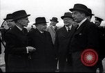 Image Neville Chamberlain mouches de Londres à Munich London England Royaume-Uni, 1938, de la seconde 3 séquences d'archives historiques vidéo 65675035711