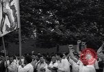 Standbild iranischen Demonstration für die Verstaatlichung der Anglo-Iranian Oil Company Teheran Iran, 1951, aus Sekunde 6 historischem Filmmaterial Videoclip 65675035719