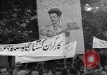 Standbild iranischen Demonstration für die Verstaatlichung der Anglo-Iranian Oil Company Teheran Iran, 1951, aus Sekunde 40 historischem Filmmaterial Videoclip 65675035719