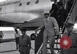 Standbild W Averell Harriman Abadan Iran, 1951, aus Sekunde 17 historischem Filmmaterial Videoclip 65675035721