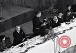 Standbild Christopher Sprecher katholische Priester New York United States USA, 1951, aus Sekunde 44 historischem Filmmaterial Videoclip 65675035727