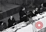 Standbild Christopher Sprecher katholische Priester New York United States USA, 1951, aus Sekunde 60 historischem Filmmaterial Videoclip 65675035727