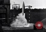 Standbild Missile Flight Test Peenemunde Deutschland, 1942, aus Sekunde 27 historischem Filmmaterial Videoclip 65675035734