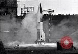 Standbild Missile Flight Test Peenemunde Deutschland, 1942, aus Sekunde 30 historischem Filmmaterial Videoclip 65675035734