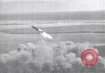 Standbild Missile Flight Test Peenemunde Deutschland, 1942, aus Sekunde 61 historischem Filmmaterial Videoclip 65675035734