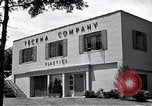 Immagine di Teckna Plastica e Kimble Glass Company Long Island New York USA, 1945, secondo 28 filmato di repertorio 65675035748