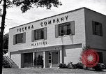 Immagine di Teckna Plastica e Kimble Glass Company Long Island New York USA, 1945, secondo 29 filmato di repertorio 65675035748