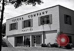 Immagine di Teckna Plastica e Kimble Glass Company Long Island New York USA, 1945, secondo 32 filmato di repertorio 65675035748