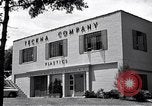 Immagine di Teckna Plastica e Kimble Glass Company Long Island New York USA, 1945, secondo 45 filmato di repertorio 65675035748