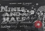 Standbild wicklung der Thread auf Spulen einer Mühle United States USA, 1920, aus Sekunde 8 historischem Filmmaterial Videoclip 65675035760