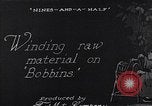 Standbild wicklung der Thread auf Spulen einer Mühle United States USA, 1920, aus Sekunde 25 historischem Filmmaterial Videoclip 65675035760