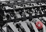 Standbild wicklung der Thread auf Spulen einer Mühle United States USA, 1920, aus Sekunde 35 historischem Filmmaterial Videoclip 65675035760